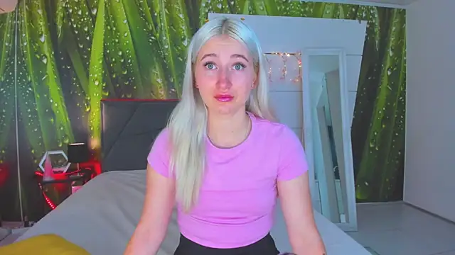 HollyTailors online show from 6, 10, 2025