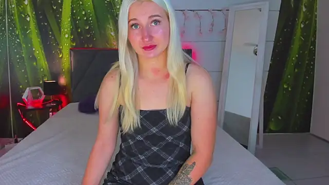 HollyTailors online show from 17, 10, 2025