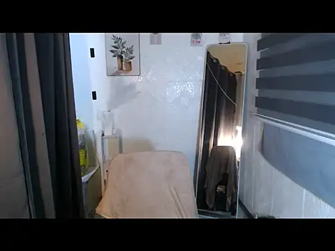 LauraSoHot online show from 27, 9, 2025