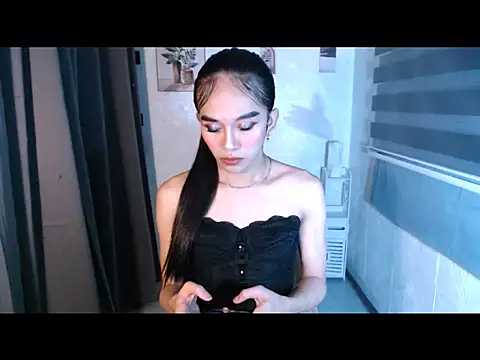 LauraSoHot online show from 22, 9, 2025