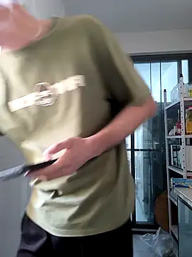 huanhuanaaaaa online show from 15, 4, 2026