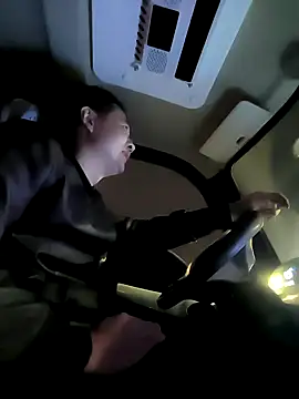 huanhuanaaaaa online show from 22, 4, 2026