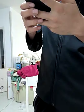 huanhuanaaaaa online show from 13, 4, 2026