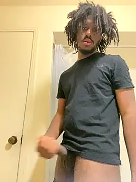 Snapshot of ThickDic28 chatting on 20, 12, 2025 ThickDic28 online show from 20, 12, 2025