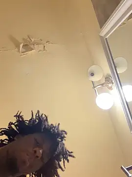 Snapshot of ThickDic28 chatting on 15, 11, 2025 ThickDic28 online show from 15, 11, 2025