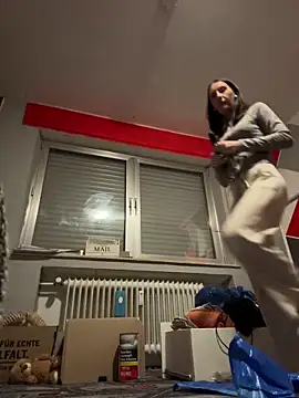 Emilia Mausi online show from 17, 2, 2026