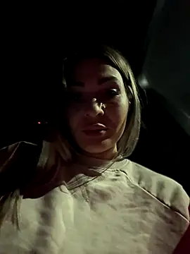 iSelena online show from 29, 9, 2025