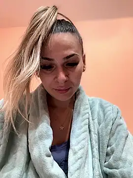 iSelena online show from 14, 1, 2026