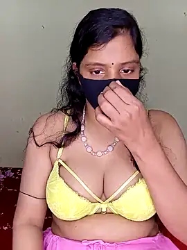 Rose-luckey online show from 8, 10, 2025