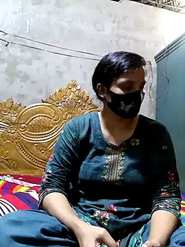 Rose-luckey online show from 8, 11, 2025