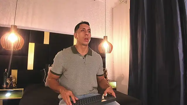 Lucio  Fox online show from 10, 2, 2026