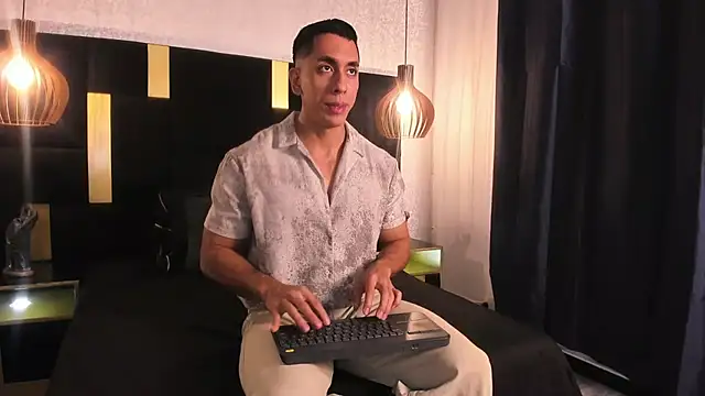 Lucio  Fox online show from 22, 4, 2026