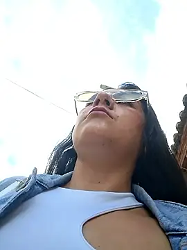 CAROLINE  07 online show from 10, 9, 2025