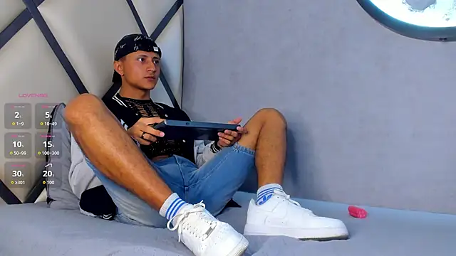  Leohot  online show from 14, 9, 2025