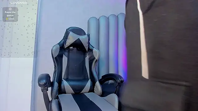  Leohot  online show from 30, 10, 2025