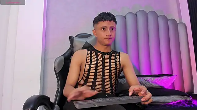  Leohot  online show from 25, 10, 2025