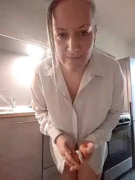 Snapshot of Feelineducentre chatting on 8, 2, 2026 Feelineducentre online show from 8, 2, 2026