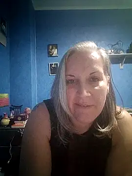 Snapshot of Feelineducentre chatting on 11, 11, 2025 Feelineducentre online show from 11, 11, 2025