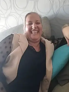 Snapshot of Feelineducentre chatting on 11, 10, 2025 Feelineducentre online show from 11, 10, 2025