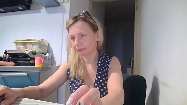 Sweetmurrr online show from 14, 6, 2026
