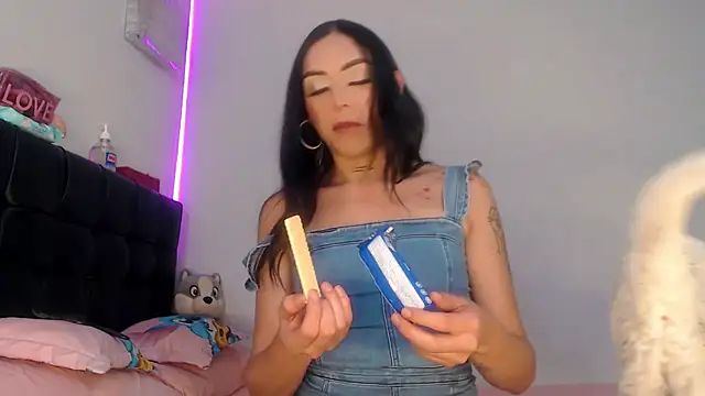 Megan Gil  online show from 26, 2, 2026