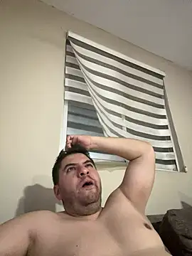Snapshot of raulgzz4 chatting on 3, 7, 2026 raulgzz4 online show from 3, 7, 2026