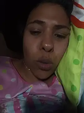 IVONNE COLLINS33 online show from 15, 4, 2026