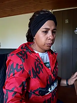 IVONNE COLLINS33 online show from 3, 12, 2025