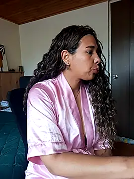 IVONNE COLLINS33 online show from 29, 11, 2025