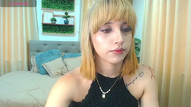 Snapshot of zohet_kriss chatting on 11, 10, 2025 zohet kriss online show from 11, 10, 2025