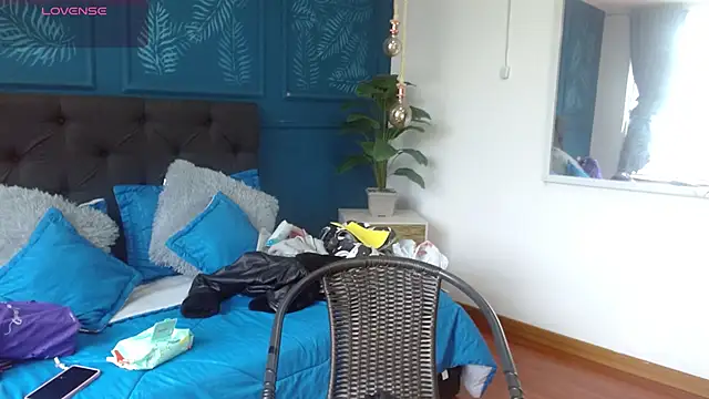 zohet kriss online show from 1, 4, 2026