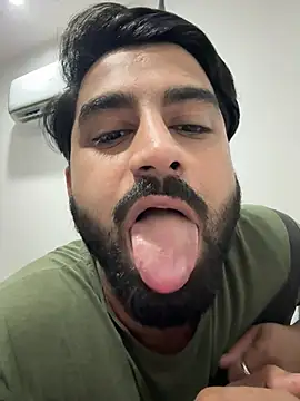 hottestboy03 online show from 13, 4, 2026