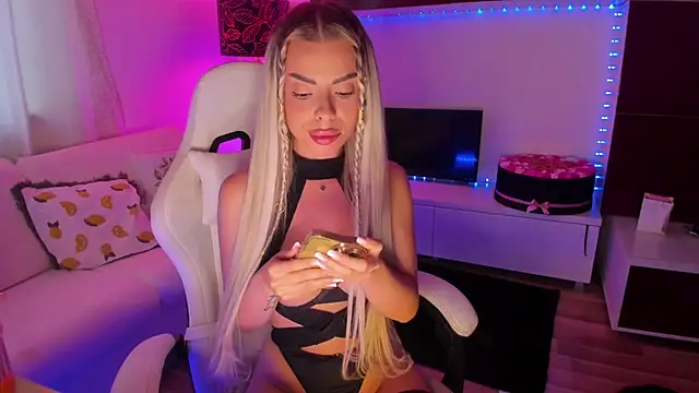 SerraVondeee online show from 3, 8, 2026