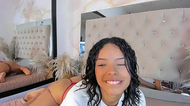 Luna Tylor online show from 10, 10, 2025