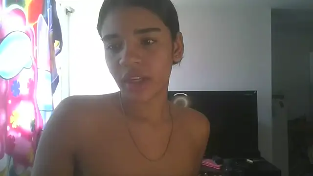 Snapshot of Miagomezx chatting on 5, 2, 2026 Miagomezx online show from 5, 2, 2026