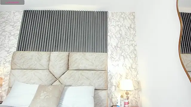 Snapshot of Miagomezx chatting on 9, 10, 2025 Miagomezx online show from 9, 10, 2025