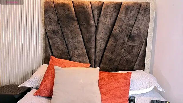 Snapshot of Miagomezx chatting on 25, 2, 2026 Miagomezx online show from 25, 2, 2026