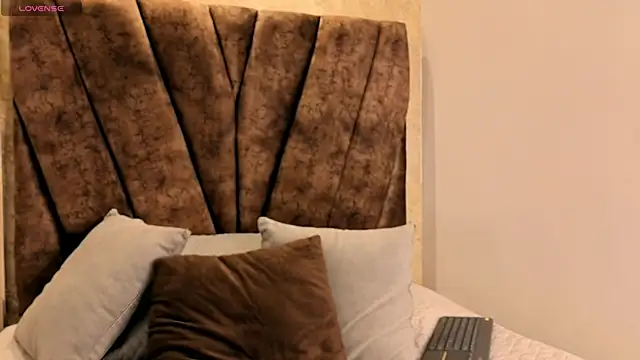 Snapshot of Miagomezx chatting on 4, 2, 2026 Miagomezx online show from 4, 2, 2026