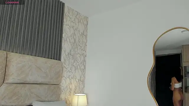 Snapshot of Miagomezx chatting on 10, 11, 2025 Miagomezx online show from 10, 11, 2025