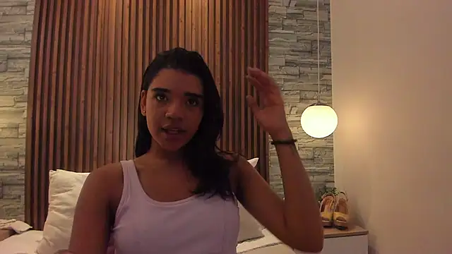 Snapshot of Miagomezx chatting on 13, 11, 2025 Miagomezx online show from 13, 11, 2025