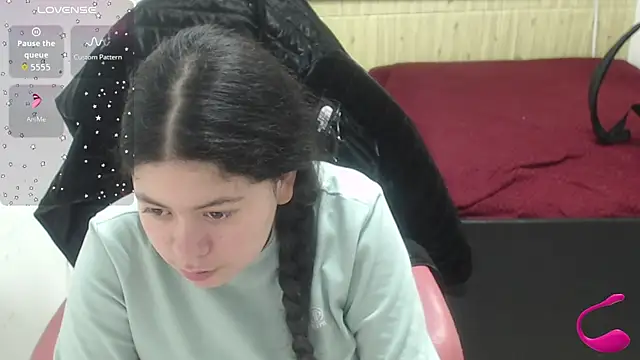 Snapshot of greiccy_20 chatting on 21, 10, 2025 greiccy 20 online show from 21, 10, 2025