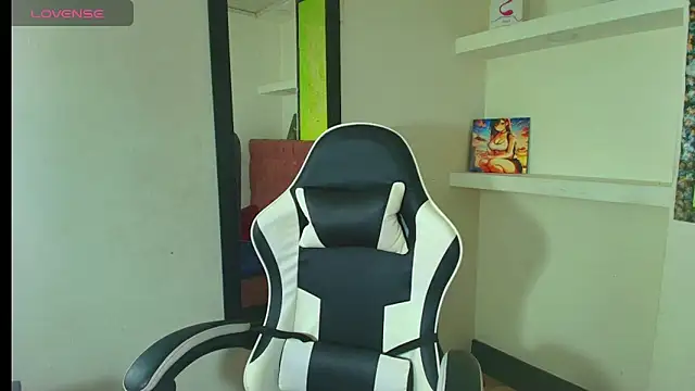 Snapshot of greiccy_20 chatting on 16, 11, 2025 greiccy 20 online show from 16, 11, 2025