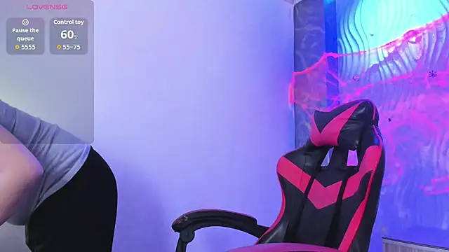 Snapshot of greiccy_20 chatting on 28, 10, 2025 greiccy 20 online show from 28, 10, 2025