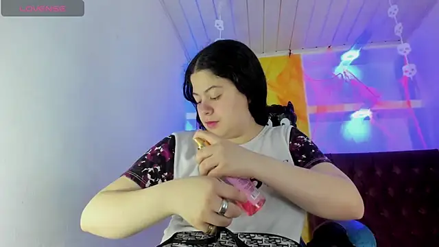 Snapshot of greiccy_20 chatting on 30, 10, 2025 greiccy 20 online show from 30, 10, 2025