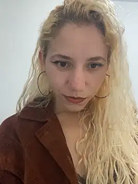 Bruna551 online show from 5, 12, 2025