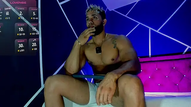 Snapshot of Massimo_Cruz chatting on 19, 11, 2025 Massimo Cruz online show from 19, 11, 2025