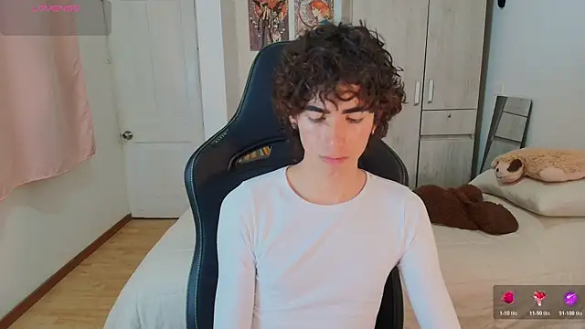 Nude Boy18 online show from 20, 12, 2025