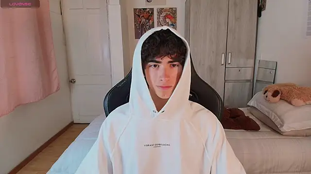 Nude Boy18 online show from 26, 5, 2026