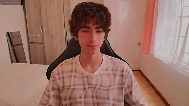 Nude Boy18 online show from 17, 9, 2025