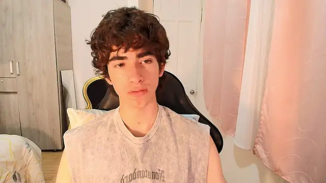 Nude Boy18 online show from 24, 9, 2025